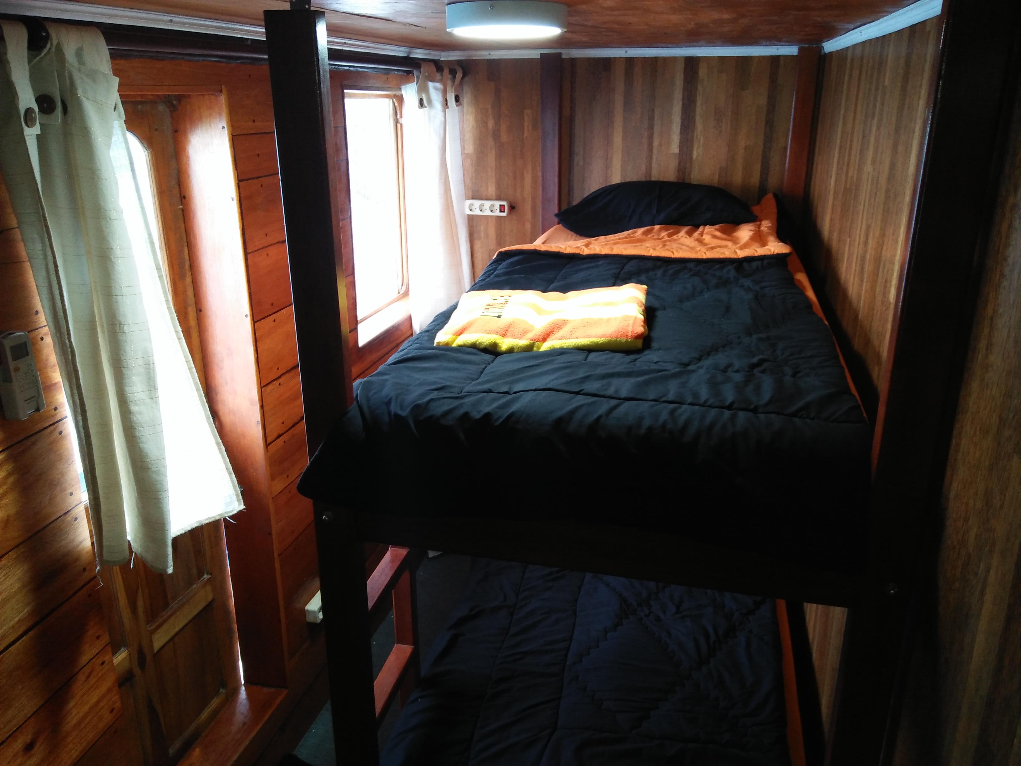 Main Deck Twin Cabin Right
